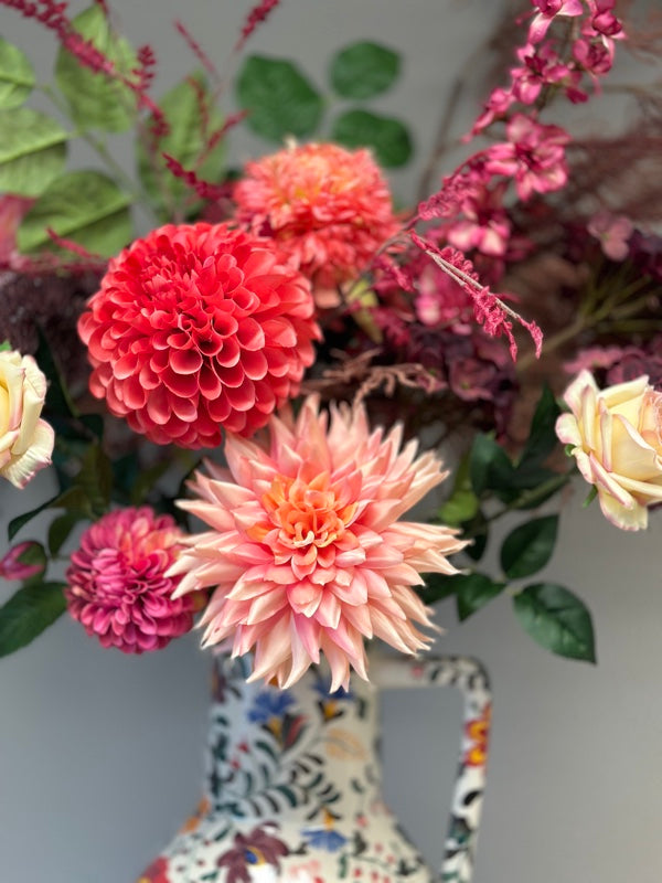 Kunstbloemenboeket Bloomfever met roze Dahlia zijden bloemen in Return to Sender vaas 