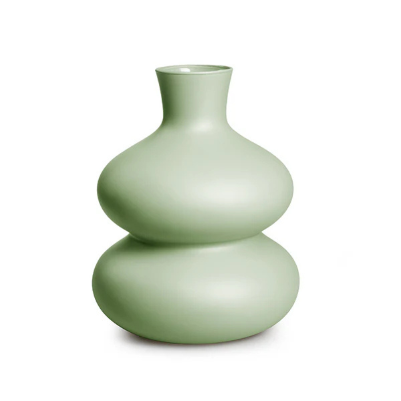 Groene Bubble Vaas S van Jodeco Glas – Elegante, mat groene vaas met speelse bubblevorm, perfect voor het toevoegen van een frisse, natuurlijke sfeer aan je interieur.