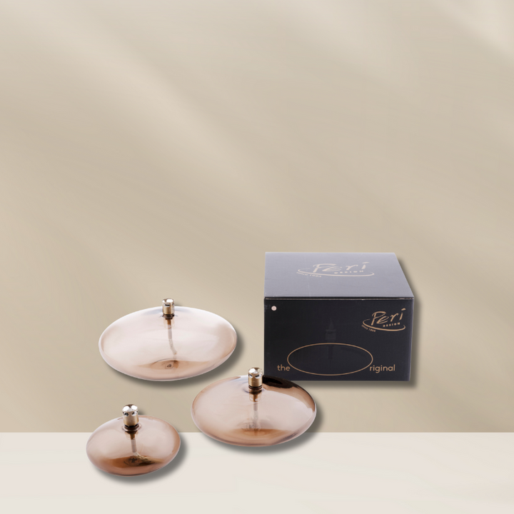 Disc Olielamp van Peri Living, champagnekleurig glas,  Ook verkrijgbaar in de maten m en l. Verkrijgbaar bij BloomFever.